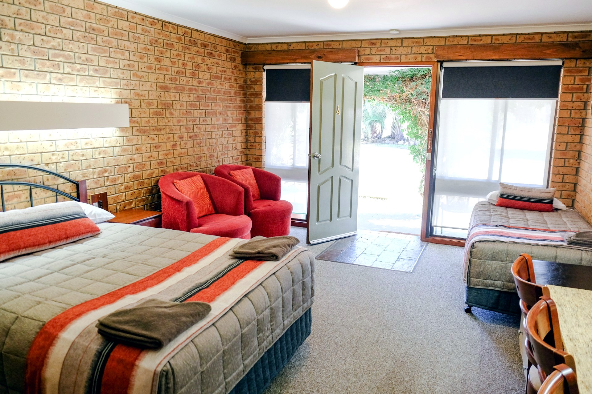 Twin Room at Jolly Swagman Motor Inn