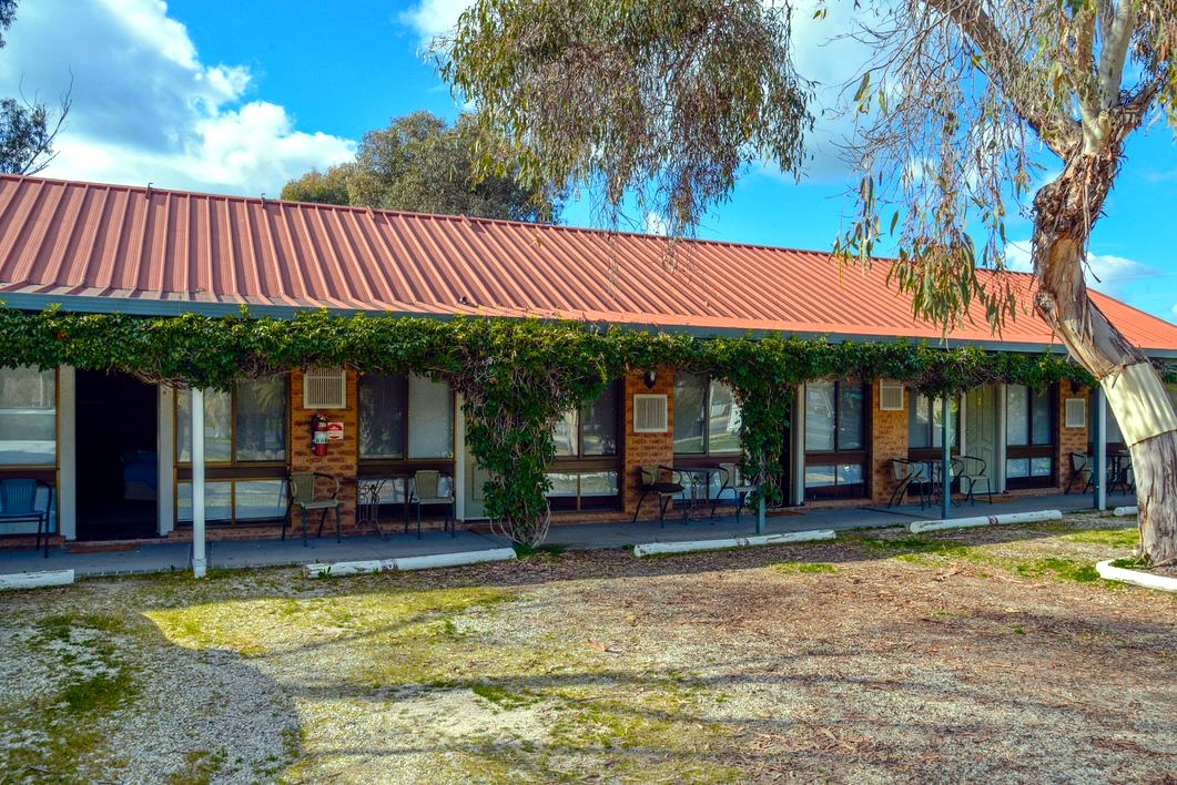 Motel units with the garden and parking